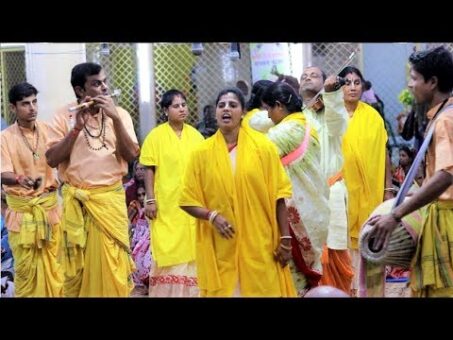 আহা কি মধুর নাম কীর্ত্তন | মীরা সম্প্রদায় | Hindu Music