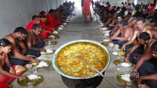 Amazing Cooking South Indian Sambar Prepared 1000 Ayyappa Swamys Sadhi Hindu Function | Street Food