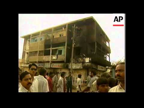 Hindu mob burns Muslims as they sleep, 27 killed