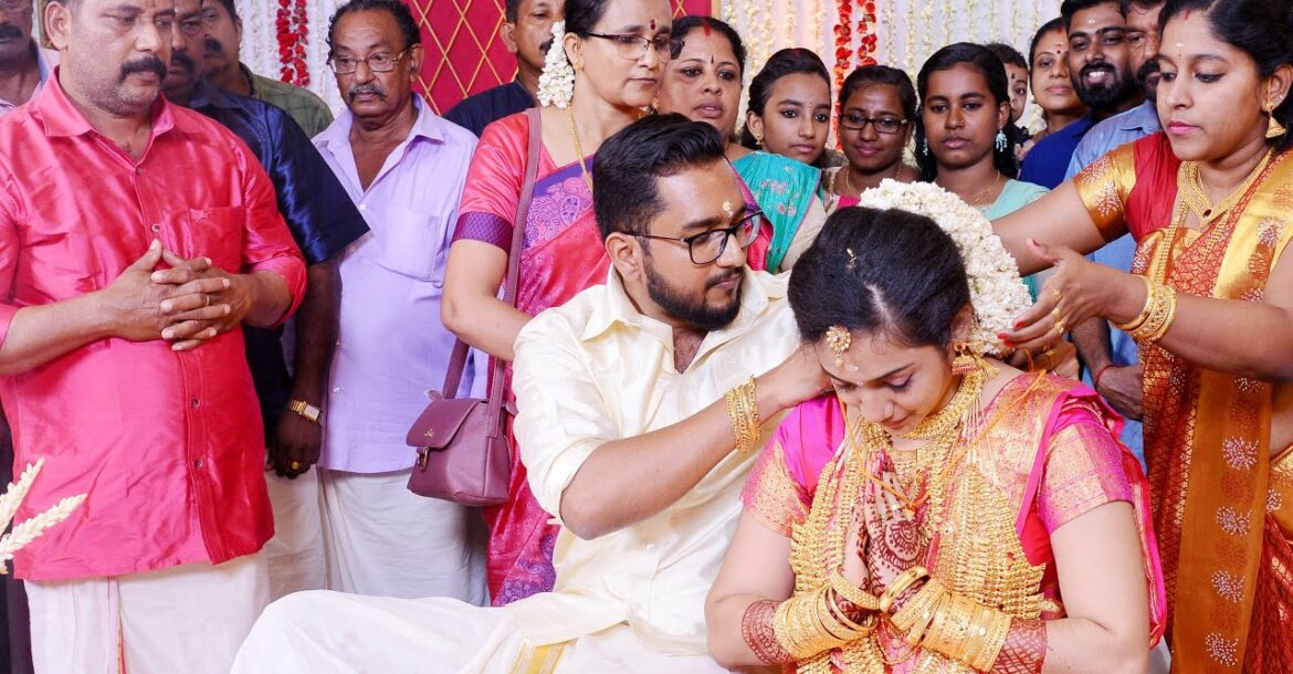 Traditional Kerala Hindu Wedding video | Aravind Dhanya | Malayali Couple | Day life - By AD