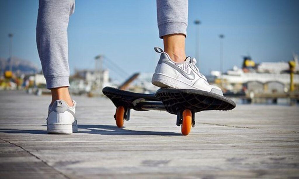 Electric skateboard