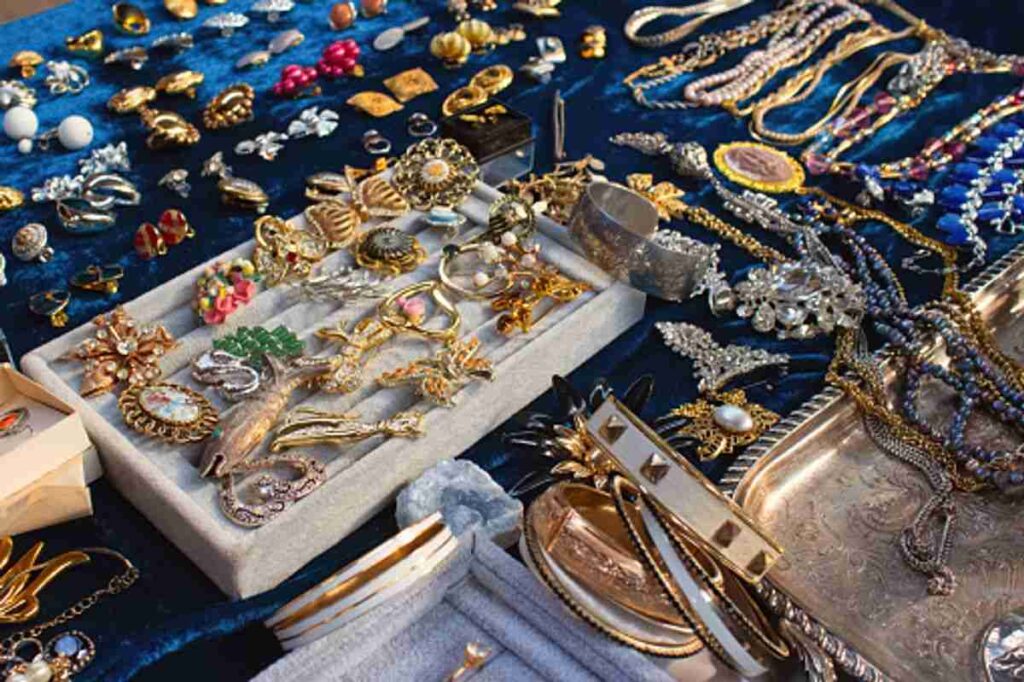How To Pick The Right Jewellery To Wear 1 buy jewellery online