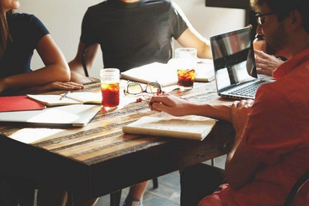Income Make the Difference: Social Entrepreneurship 1 warehouse business ideas