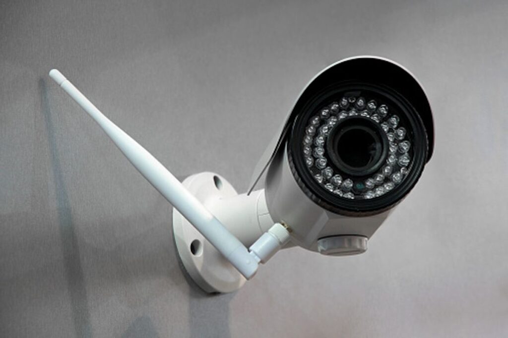 Wireless security cameras