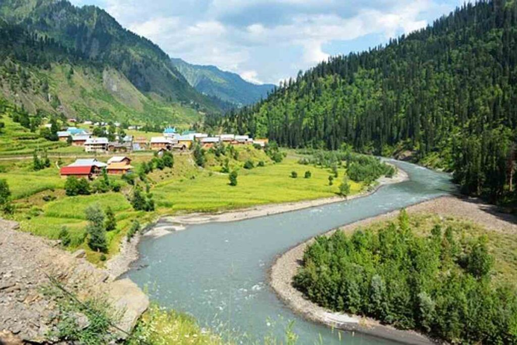 Check out Pakistan For A Memorable Getaway Trip 1 Naran Kaghan Tour Packages