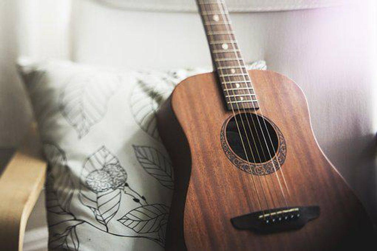 How to Buy a Second-hand Acoustic Guitar