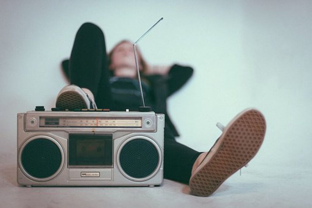 The best way to Communicate Effectively on the Broadcast 1 How to Communicate Effectively on the Radio