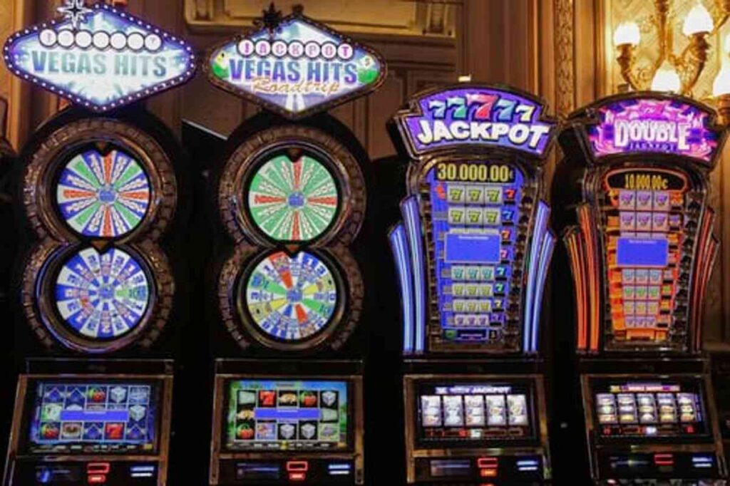 Typically the Guide to Playing Online Slots - Slot Machine Games 1 gclub