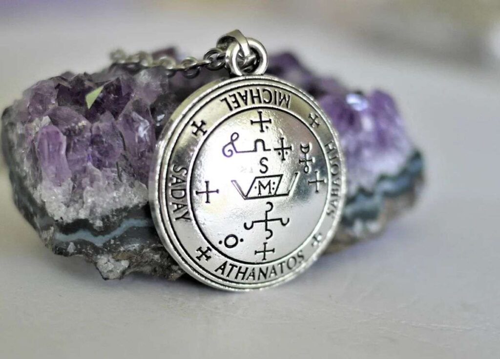 Uses and benefits of talismans - taweez 1 taweez