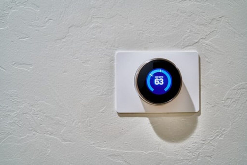 5 Things You Can Do to Save Money on Heating Your Home 1 Investing in a smart thermostat
