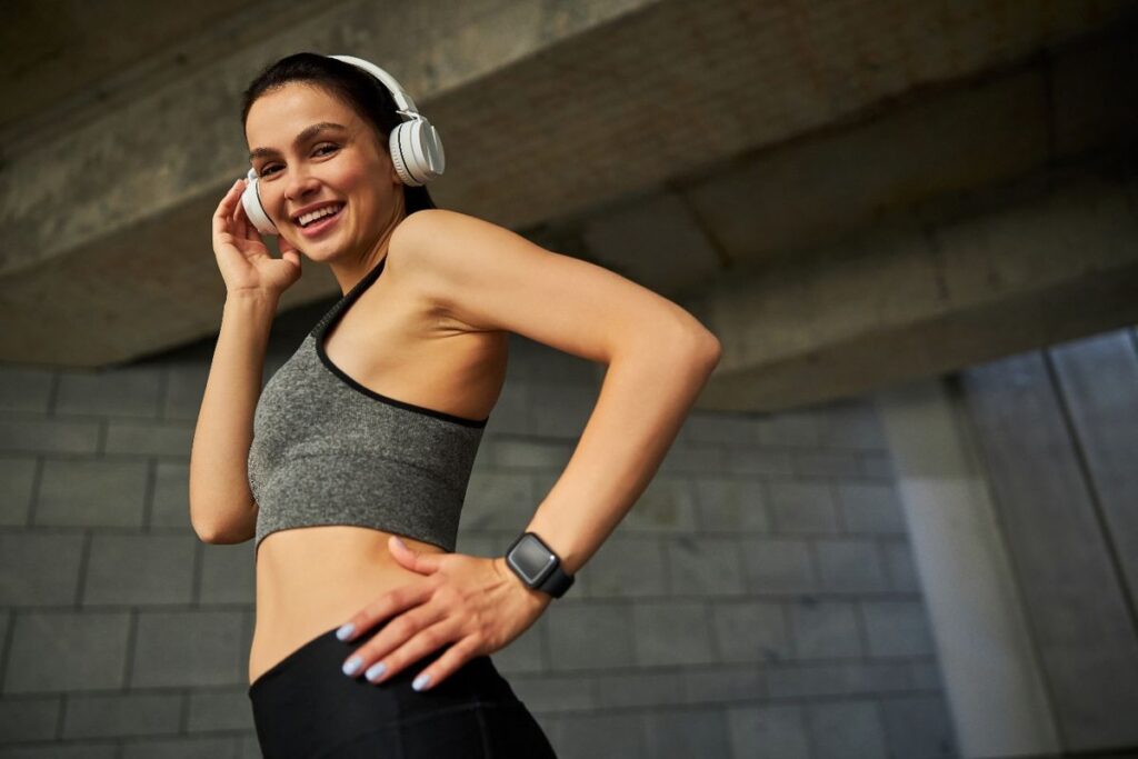 Want to Look Suave on a Budget? Try These 4 Smart Watches Online 9 aesthetic