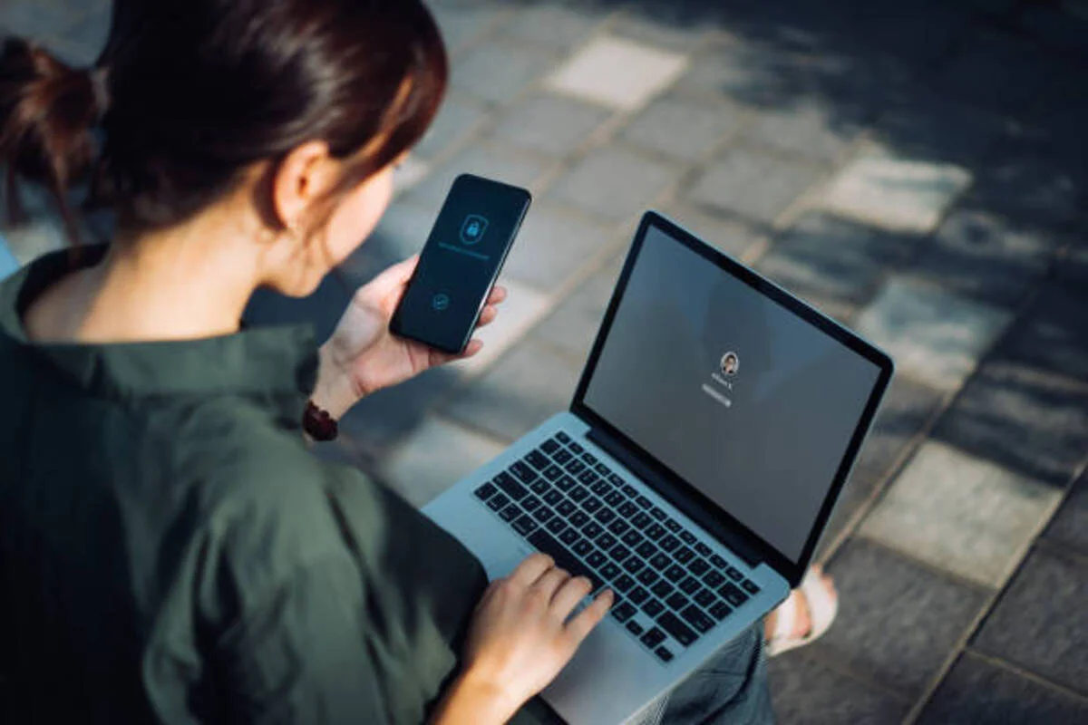 how to delete email account