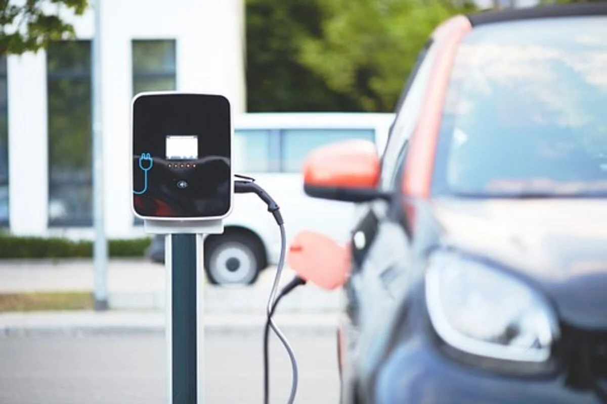 e vehicle charging station