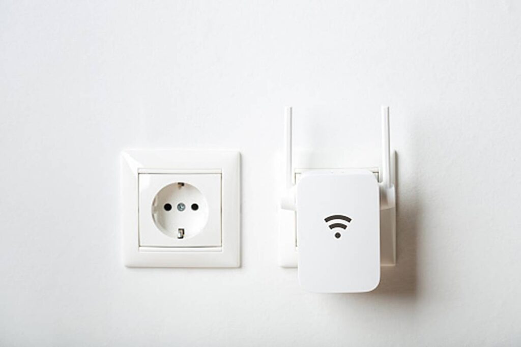 How do pick the Right Cell Phone Amplifier along with Antenna 1 Cell Phone Amplifier and Antenna
