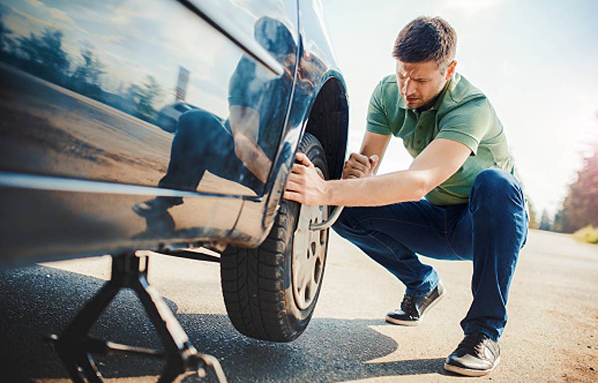 How to Change Your Flat Tyre