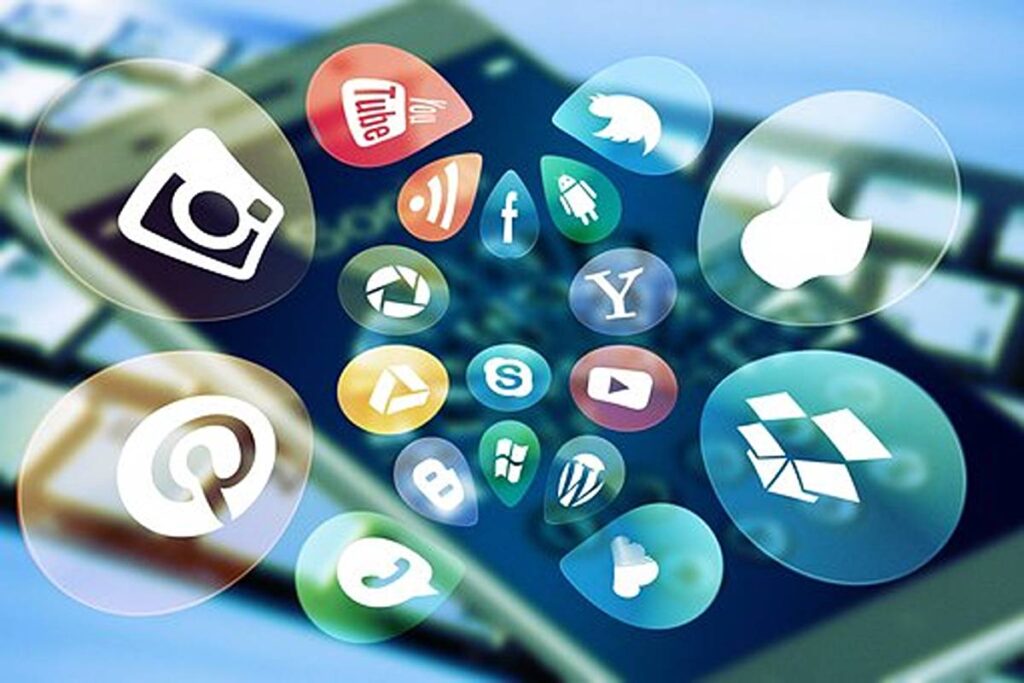 Using Social Media Marketing to Attract and Maintain Holidaymakers to Your Business 1 How to Use Social Media Marketing