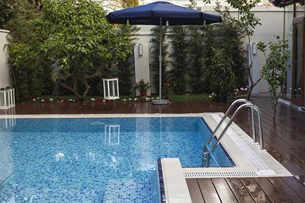 Swimming Pool Builders