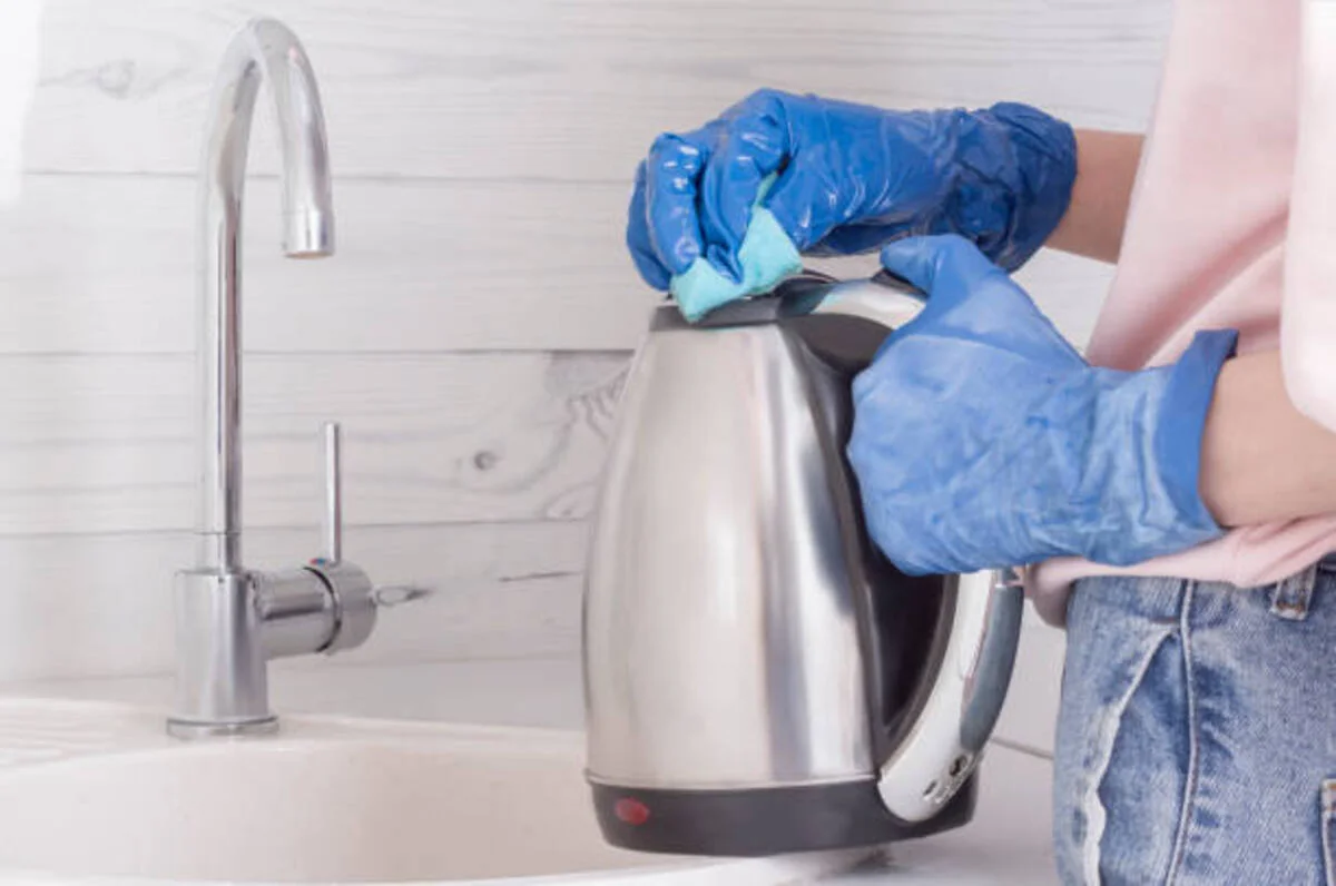 how to clean a kettle