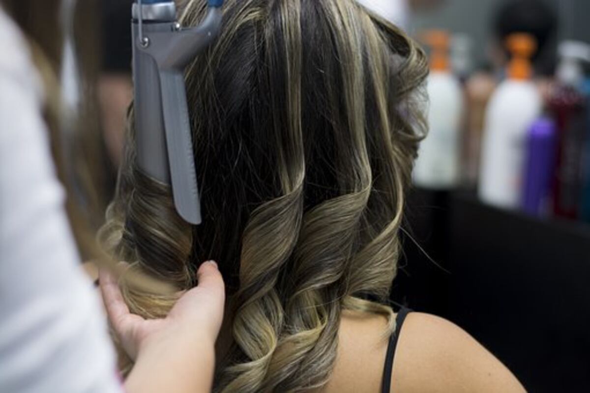 How to Choose the Best Hair Stylist