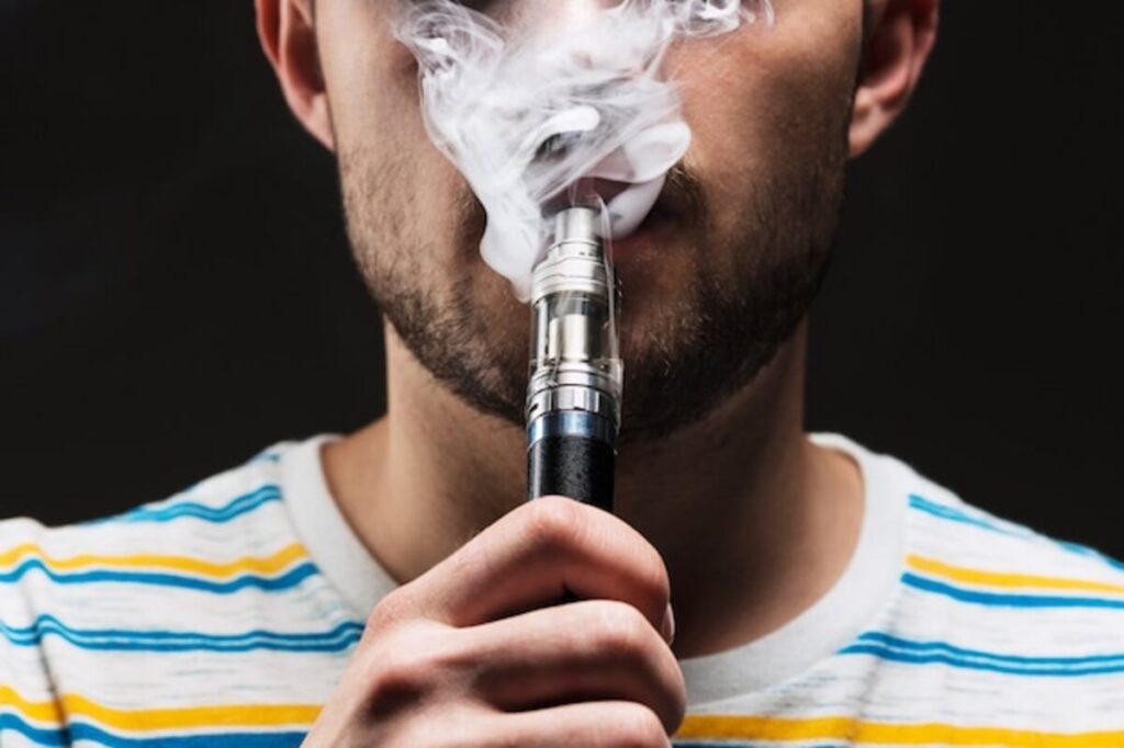 Delta-8 THC Vapes: A More Discreet Way of Cannabis Consumption? 1 3chi vape blinking