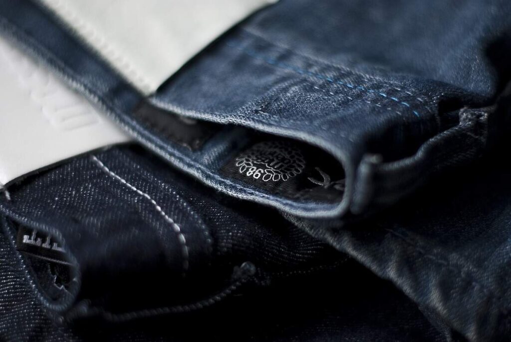 What Do You Put on Clothing Labels? 1 custom clothing tags
