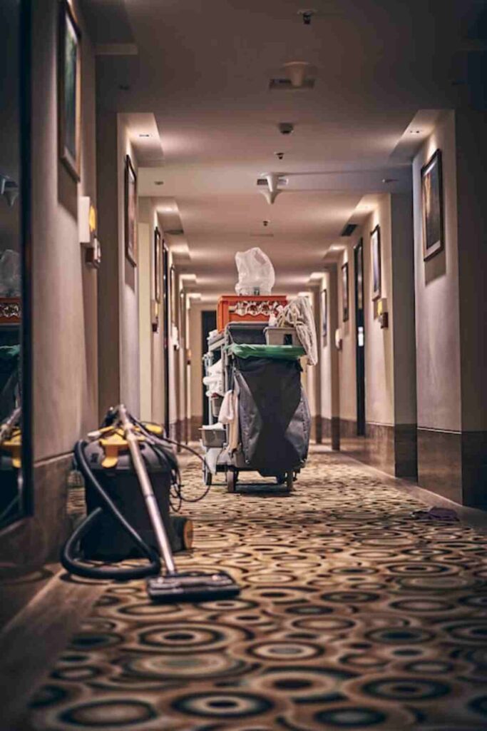 What Is a Commercial Surface Cleaner? 1 commercial grade surface cleaner