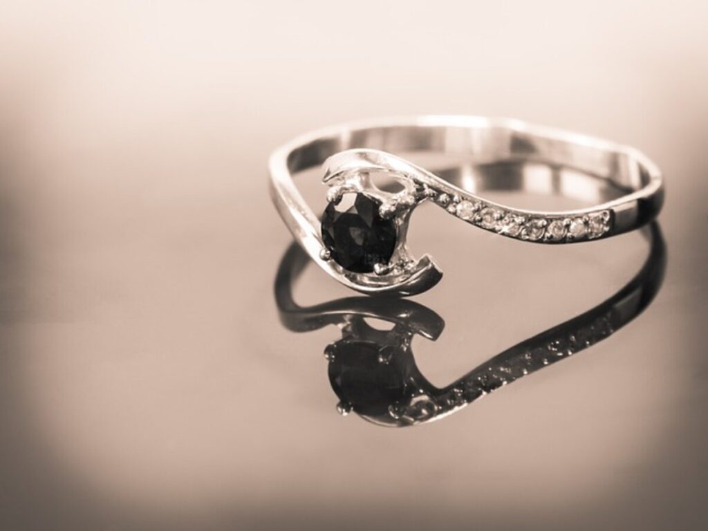 How to Make Engagement Rings Unique 1 unique engagement rings for women