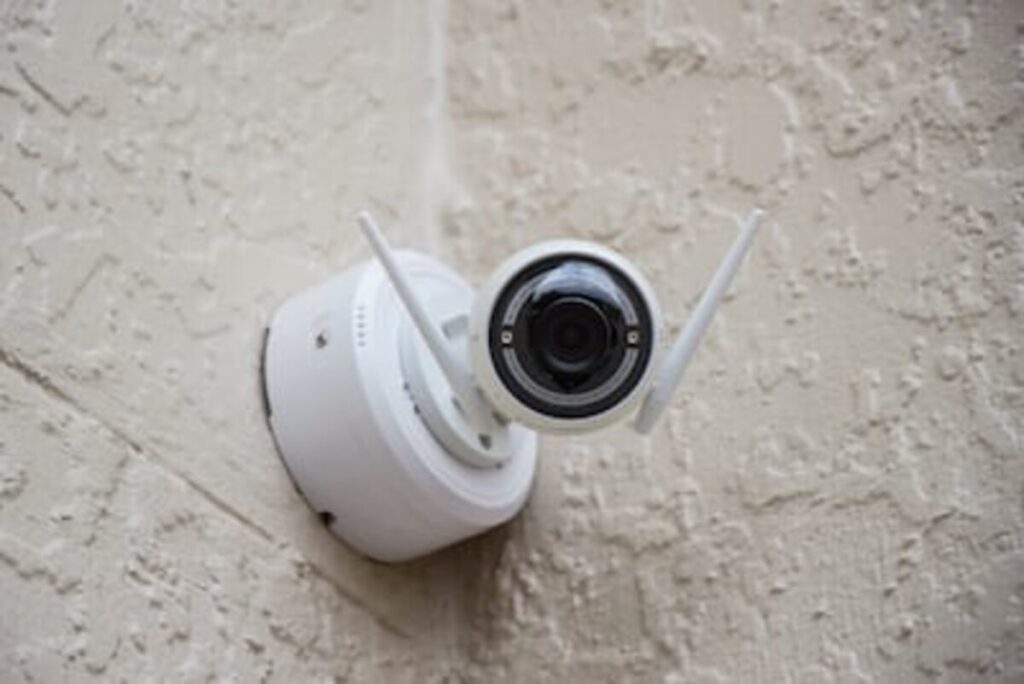 How Security Cameras Systems Can Benefit Your Business 1 sim card camera