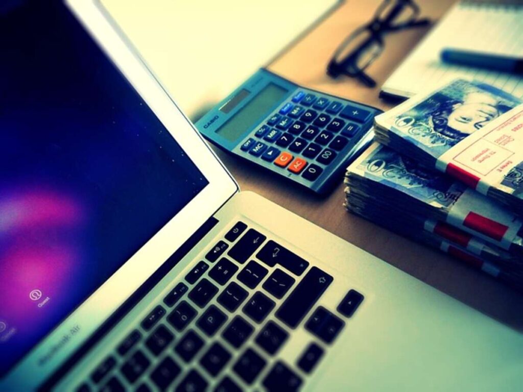 E-Commerce Webshop Evaluation 1 E-Commerce Webshop Evaluation