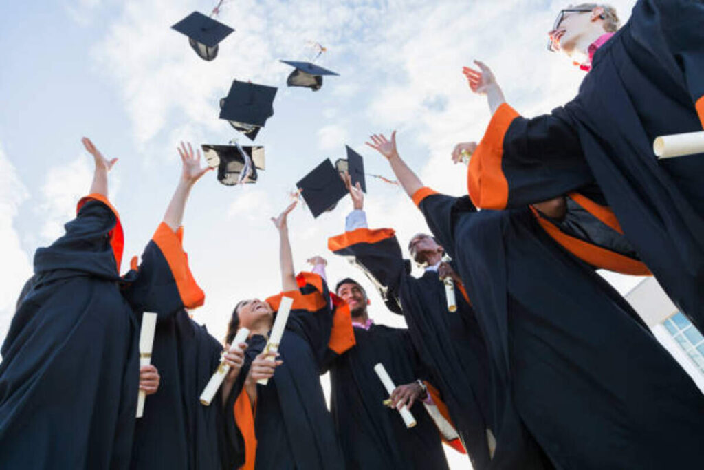 The strategy of making a university degree with original documents is effective 1 làm bằng đại học