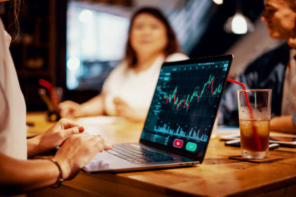 UtoBrokers: The Easiest Tool to Compare Brokers 1 UtoBrokers